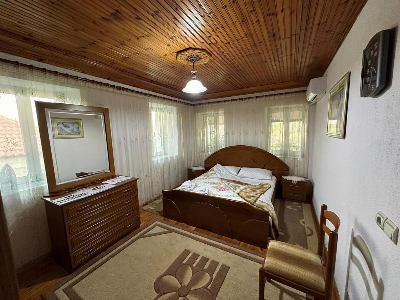 Geri Guesthouse Gjirokaster Luaran gambar
